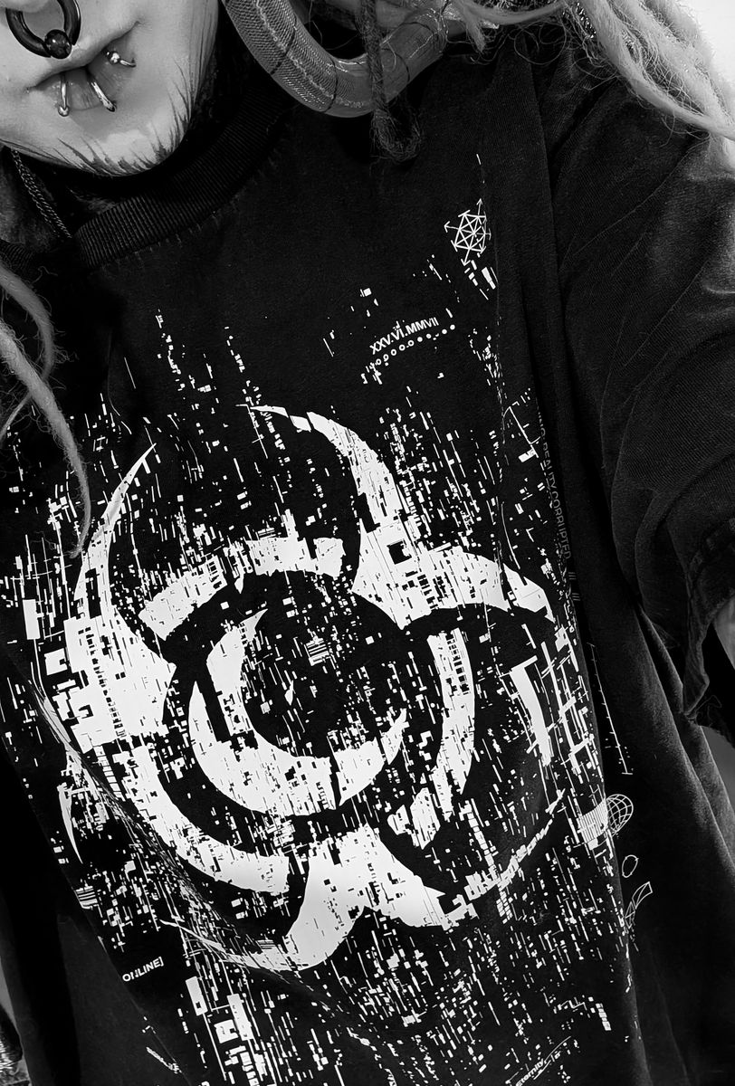 Pahalapsi - Biohazard Glitch - T-paita